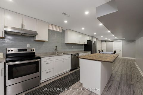 Photo 40 at 108 Zinnia Place, West Woodbridge, Vaughan