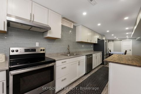 Photo 41 at 108 Zinnia Place, West Woodbridge, Vaughan