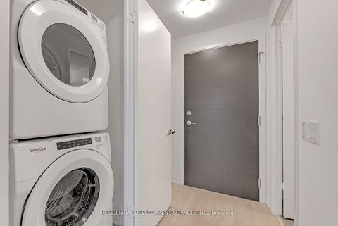 Photo 8 at 202W - 3 Rosewater Street, South Richvale, Richmond Hill