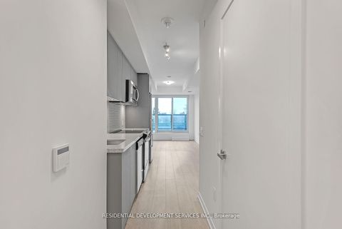 Photo 9 at 202W - 3 Rosewater Street, South Richvale, Richmond Hill