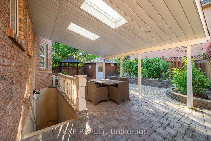 Photo 37 at 633 Avonwick Avenue, Hurontario, Mississauga