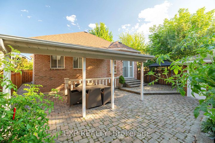 Photo 38 at 633 Avonwick Avenue, Hurontario, Mississauga