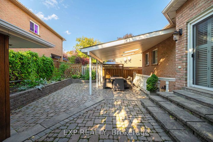 Photo 40 at 633 Avonwick Avenue, Hurontario, Mississauga