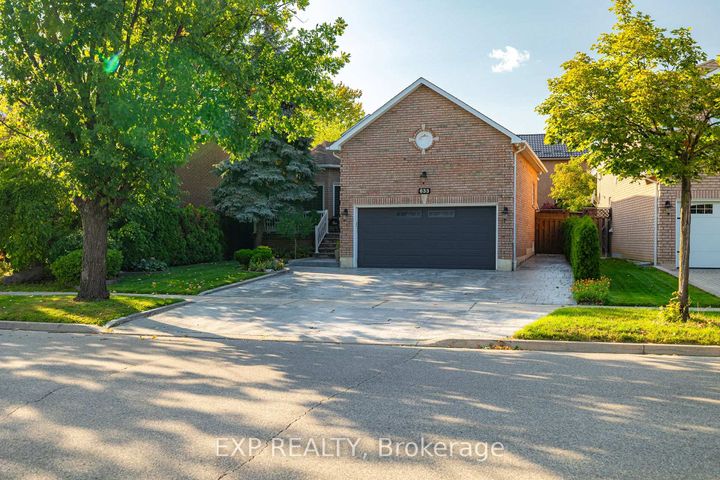 Photo 41 at 633 Avonwick Avenue, Hurontario, Mississauga