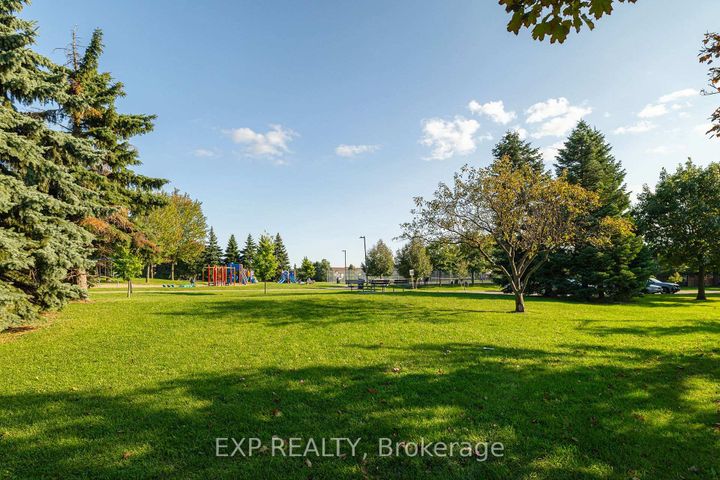 Photo 44 at 633 Avonwick Avenue, Hurontario, Mississauga