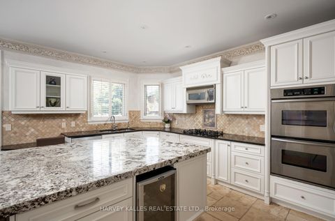 Photo 5 at 12 Alta Vista Court, Beverley Glen, Vaughan