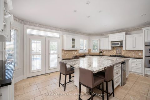 Photo 7 at 12 Alta Vista Court, Beverley Glen, Vaughan