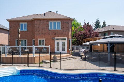 Photo 23 at 12 Alta Vista Court, Beverley Glen, Vaughan