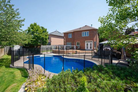 Photo 24 at 12 Alta Vista Court, Beverley Glen, Vaughan