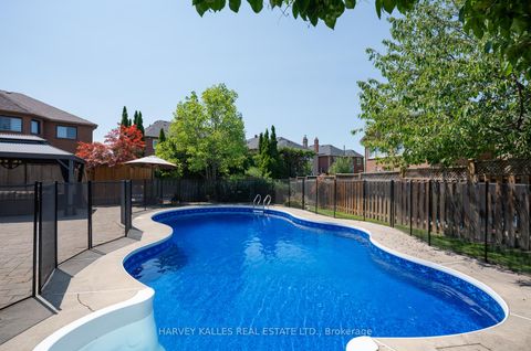 Photo 25 at 12 Alta Vista Court, Beverley Glen, Vaughan