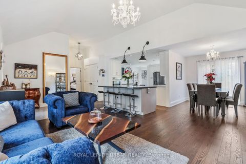 Photo 9 at 147 Parkview Hill Crescent, Parkview, Toronto