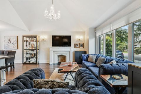 Photo 10 at 147 Parkview Hill Crescent, Parkview, Toronto
