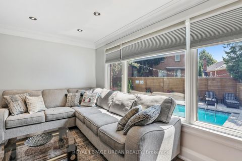 Photo 19 at 147 Parkview Hill Crescent, Parkview, Toronto