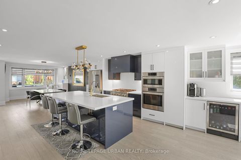 Photo 9 at 182 Parkview Hill Crescent, Parkview, Toronto