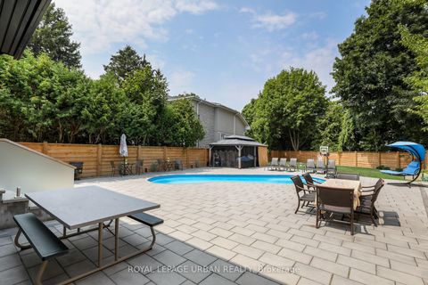 Photo 41 at 182 Parkview Hill Crescent, Parkview, Toronto