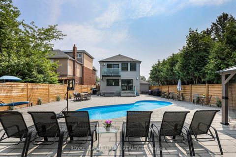 Photo 42 at 182 Parkview Hill Crescent, Parkview, Toronto