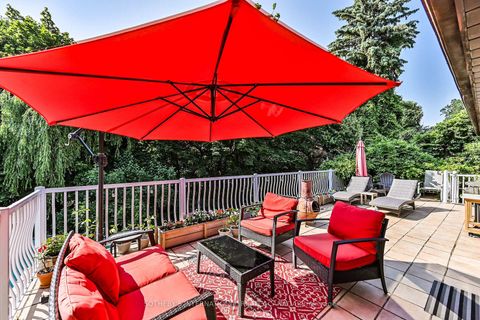 Photo 21 at 130 Monsheen Drive, East Woodbridge, Vaughan