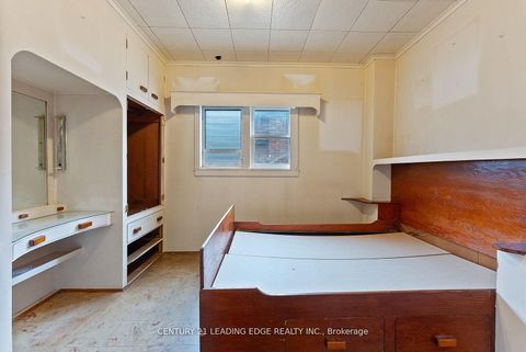 Photo 7 at 102 Kalmar Avenue N, Cliffside, Toronto
