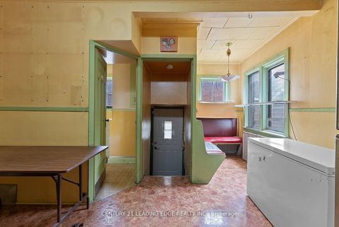 Photo 27 at 102 Kalmar Avenue N, Cliffside, Toronto