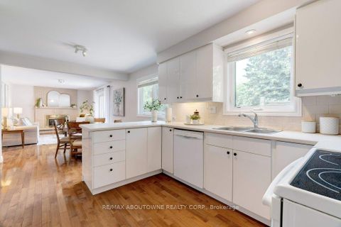 Photo 7 at 1409 Grand Boulevard, FA Falgarwood, Oakville