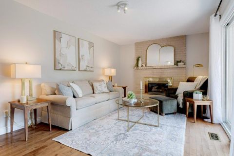 Photo 11 at 1409 Grand Boulevard, FA Falgarwood, Oakville