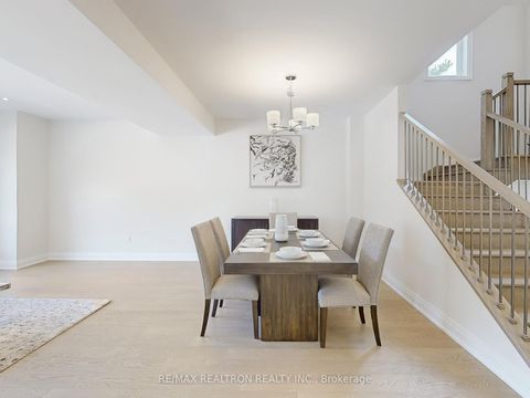 Photo 4 at 157 Snively Street, Oak Ridges Lake Wilcox, Richmond Hill