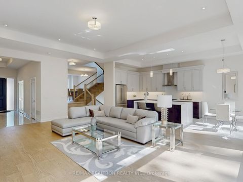 Photo 9 at 157 Snively Street, Oak Ridges Lake Wilcox, Richmond Hill