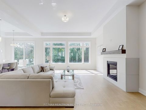 Photo 10 at 157 Snively Street, Oak Ridges Lake Wilcox, Richmond Hill