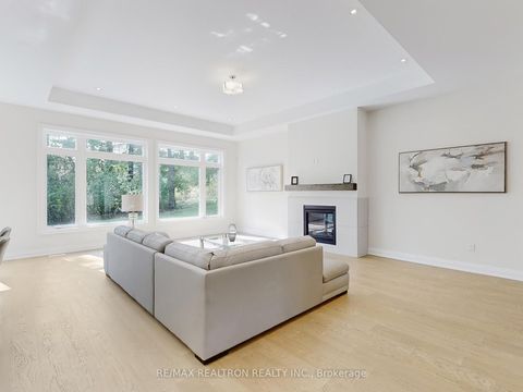 Photo 11 at 157 Snively Street, Oak Ridges Lake Wilcox, Richmond Hill