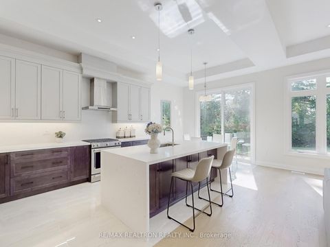 Photo 13 at 157 Snively Street, Oak Ridges Lake Wilcox, Richmond Hill