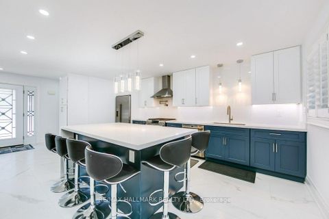 Photo 5 at 22 Fran Drive, West Woodbridge, Vaughan
