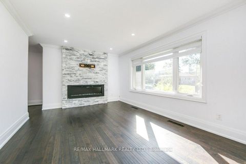 Photo 7 at 22 Fran Drive, West Woodbridge, Vaughan