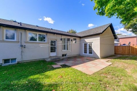 Photo 29 at 22 Fran Drive, West Woodbridge, Vaughan