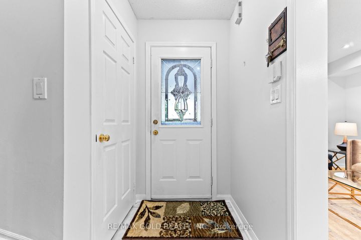 Photo 4 at 83 Mount Ranier Crescent, Wellington, Brampton