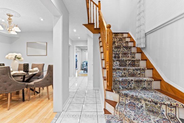 Photo 5 at 83 Mount Ranier Crescent, Wellington, Brampton