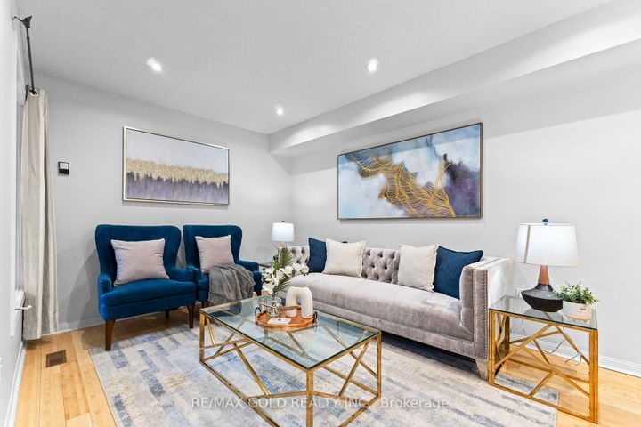 Photo 6 at 83 Mount Ranier Crescent, Wellington, Brampton