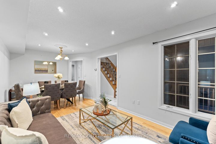 Photo 9 at 83 Mount Ranier Crescent, Wellington, Brampton