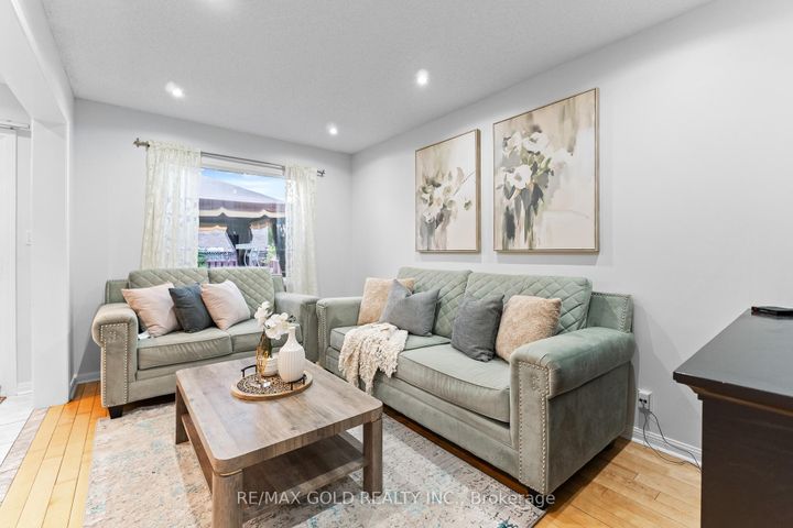 Photo 19 at 83 Mount Ranier Crescent, Wellington, Brampton