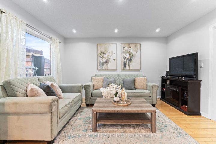 Photo 20 at 83 Mount Ranier Crescent, Wellington, Brampton