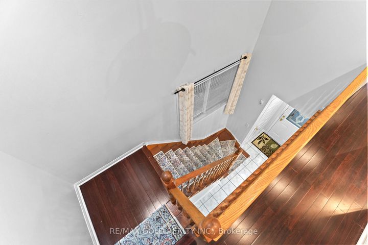 Photo 23 at 83 Mount Ranier Crescent, Wellington, Brampton