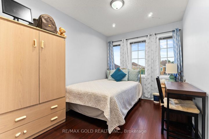 Photo 27 at 83 Mount Ranier Crescent, Wellington, Brampton