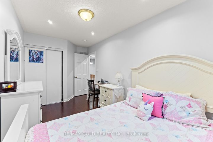 Photo 29 at 83 Mount Ranier Crescent, Wellington, Brampton