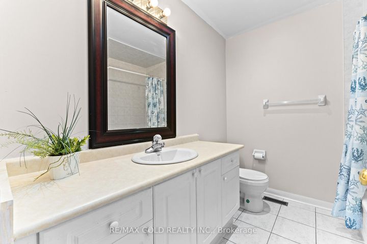Photo 30 at 83 Mount Ranier Crescent, Wellington, Brampton