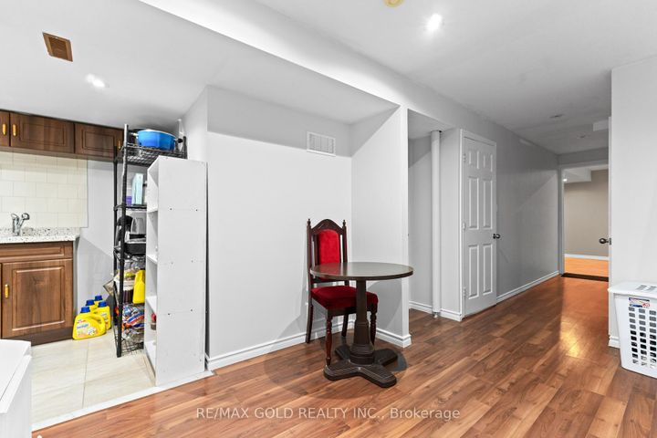 Photo 31 at 83 Mount Ranier Crescent, Wellington, Brampton