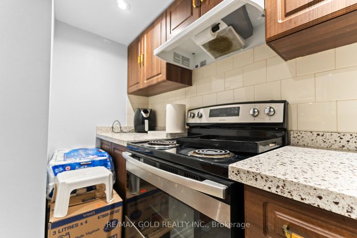 Photo 33 at 83 Mount Ranier Crescent, Wellington, Brampton