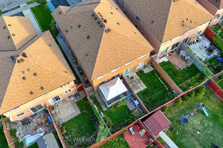 Photo 43 at 83 Mount Ranier Crescent, Wellington, Brampton
