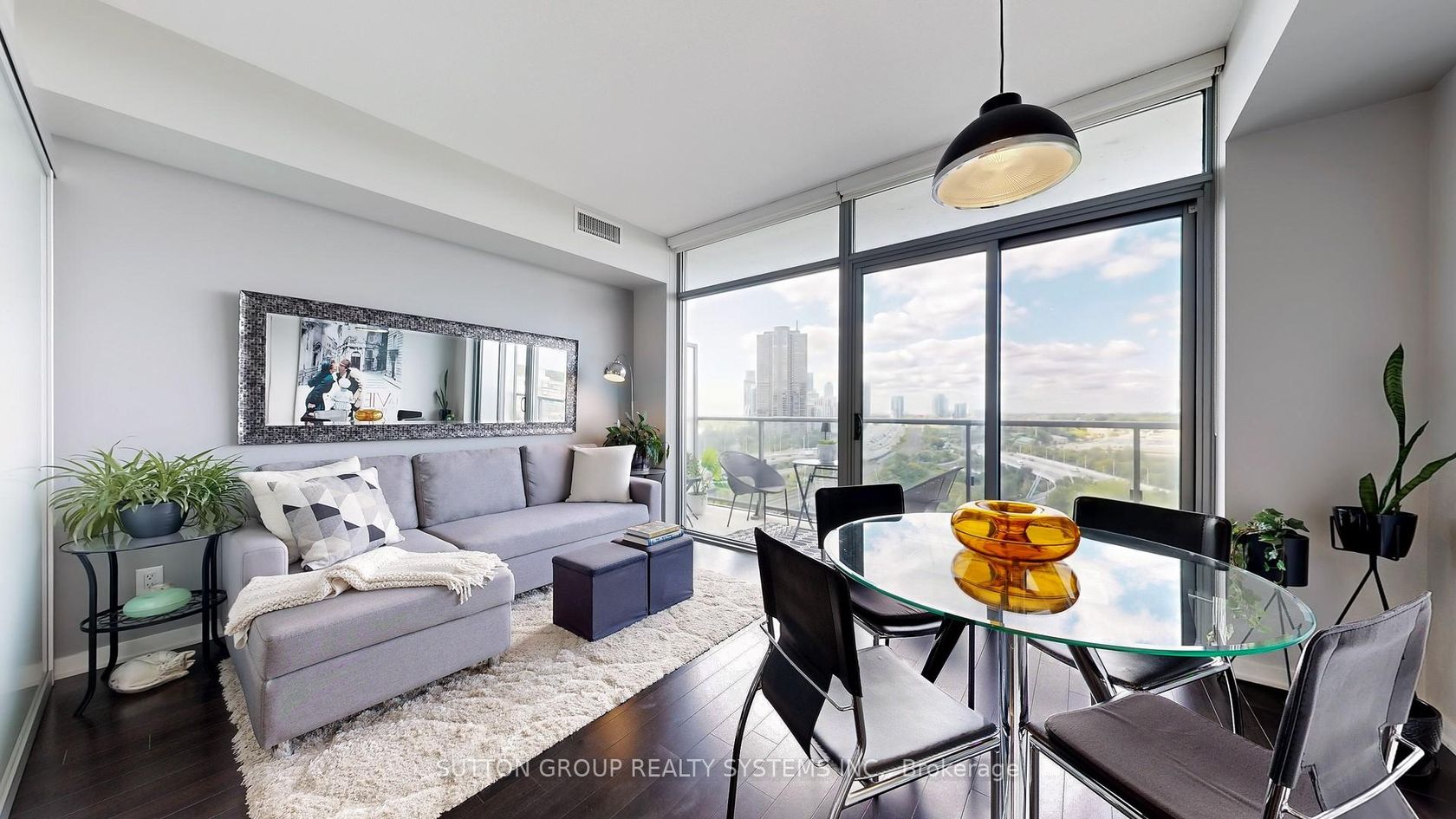 1206 - 105 The Queensway Avenue, Swansea, Toronto 