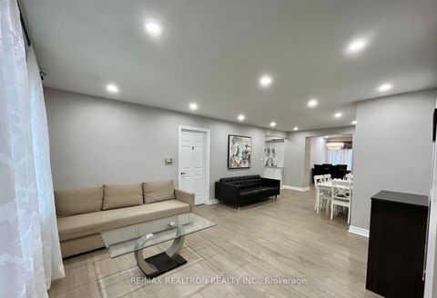Photo 5 at 298 Empress Avenue S, Willowdale East, Toronto