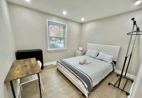 Photo 11 at 298 Empress Avenue S, Willowdale East, Toronto