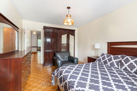 Photo 25 at 790 Manning Avenue, Annex, Toronto